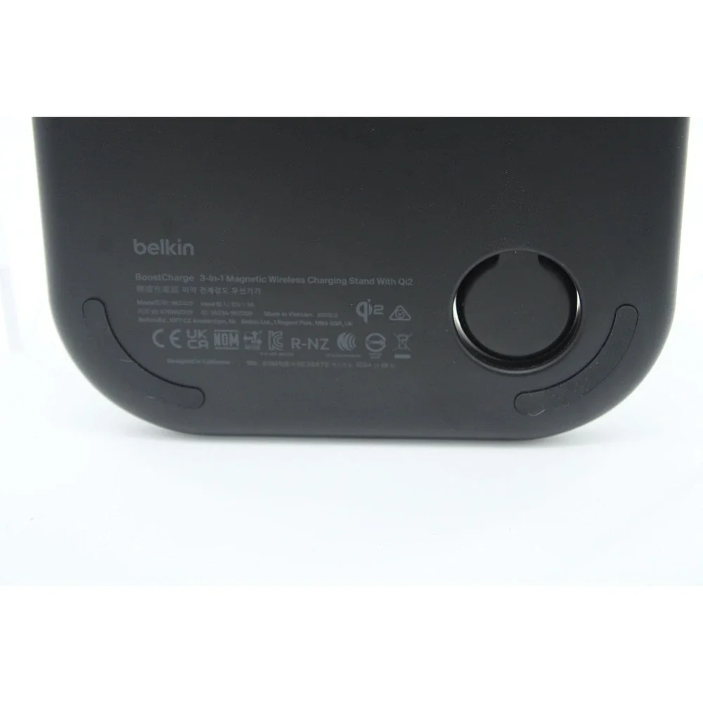 Belkin BoostCharge 3-in-1 Magnetic Wireless Charging Stand Qi2 Black WIZ023